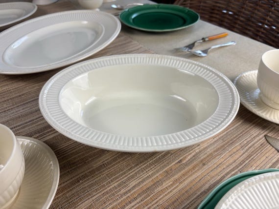 Wedgwood Edme of Etruria & Barlaston Oval Rimmed Serving Bowl
