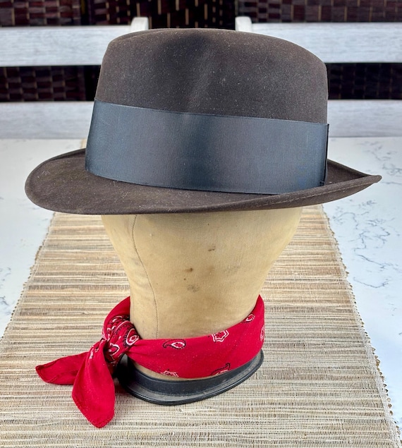 Resistol Chocolate Brown Felted Wool Fedora size 7, 21.75” inches
