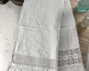 Vintage Linen Tea Towel: Drawn Thread Work, Spiderweb Design