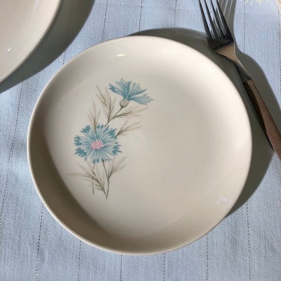 Everyours Boutonnière by Taylor Smith Taylor Dessert Dish 6.75”