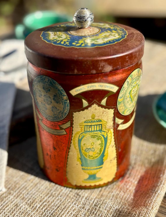 Murray & Allen Exclusive Confections Tin Regal Crown