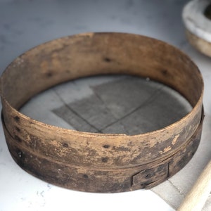 Round Bentwood Grain Flour Sifter