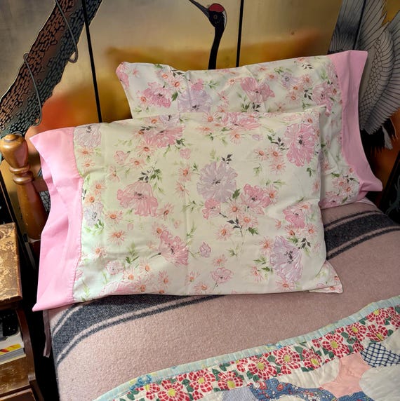 Vintage 1960’s Springmaid Pink Floral Standard Size Pillow Cases (2)