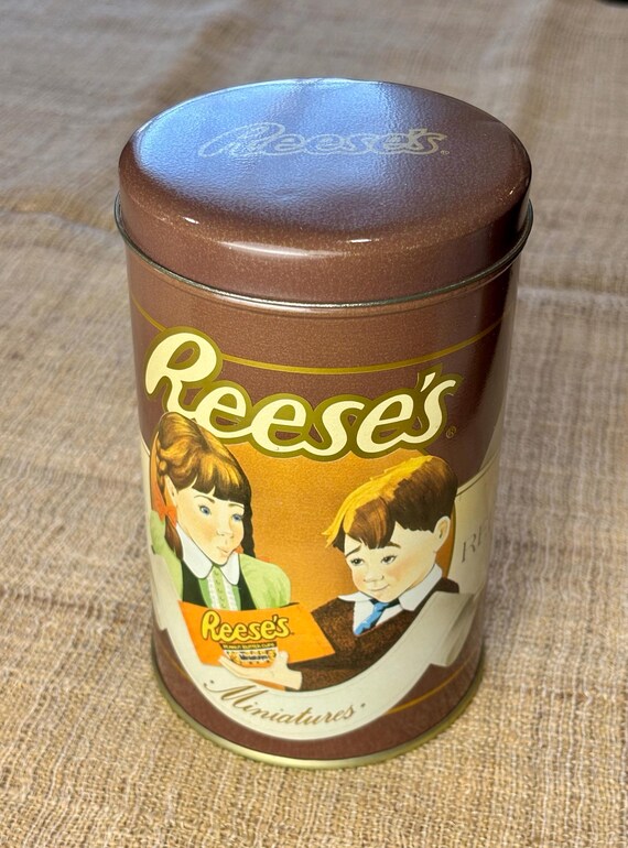 Vintage Collectible Reese’s Candy Tin (no candy)
