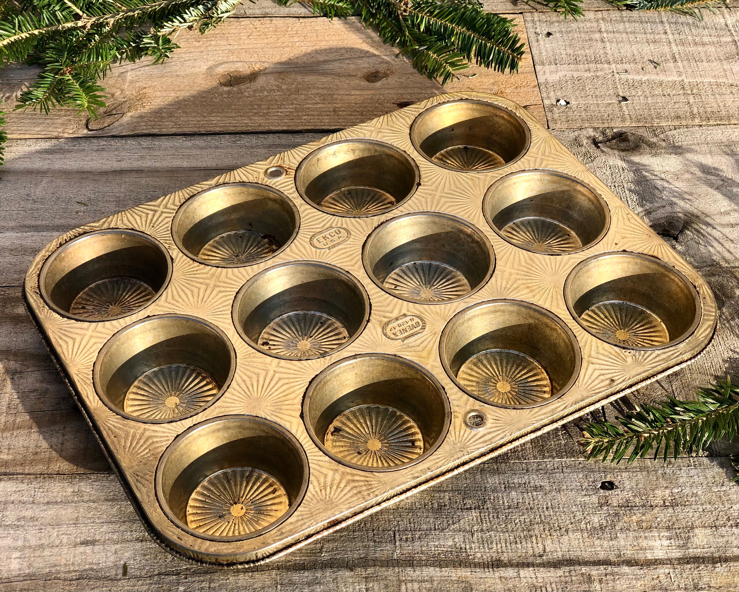 EKCO USA OVENEX N-120-17 Tin Starburst 12 Muffin Baking Pan