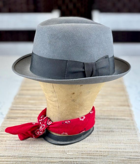Manstyle Medium Gray Wool Fedora with Black Ribbon Size 7.1/8 22” inches