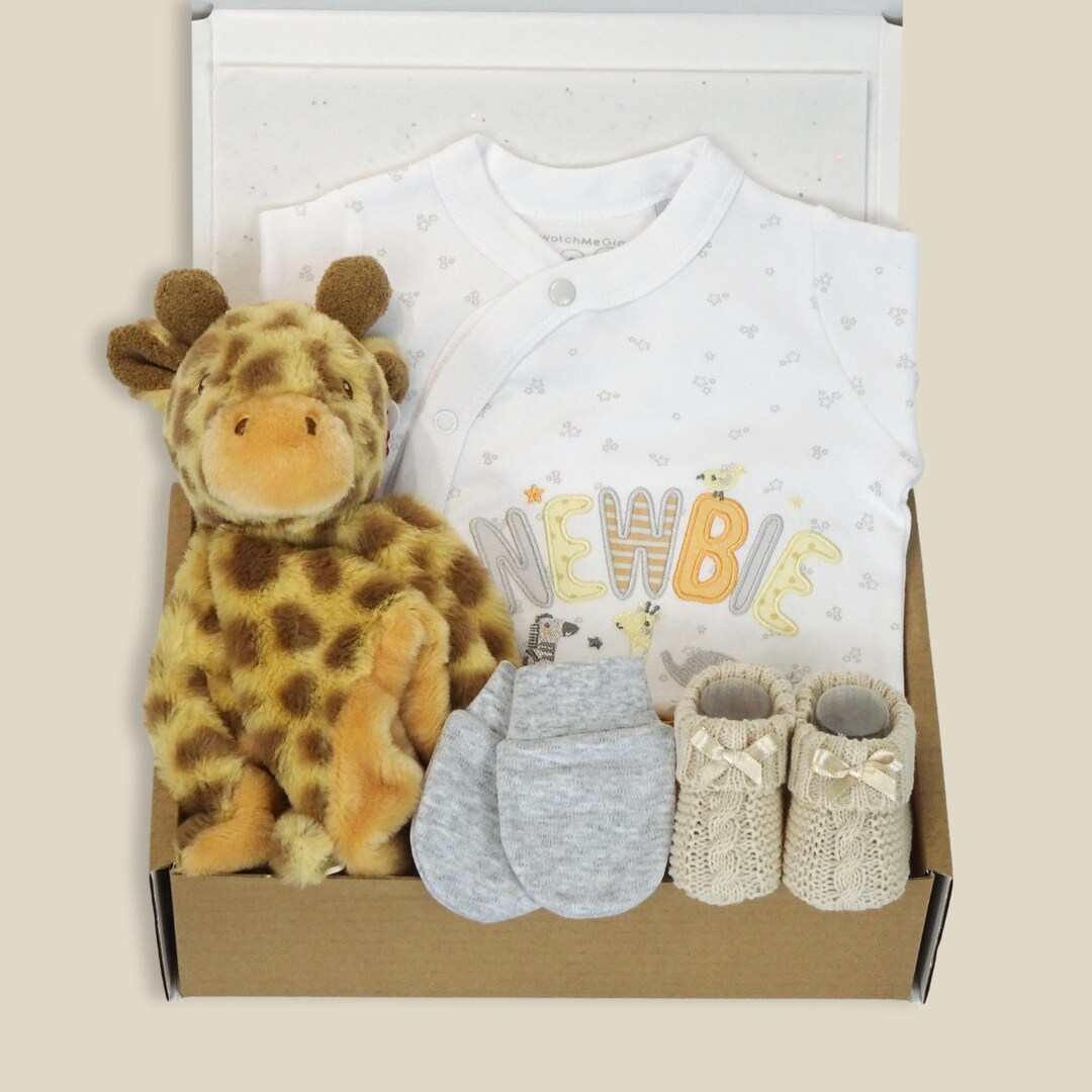 New Baby Gift Set Box - Giraffe Gender Neutral Gift Set Hamper - Baby ...