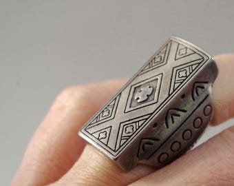 TUAREG STYLE *** ring, tribal, ethnic style, Vintage Tuareg style statement ring, modern, Scooter, Africa, nomad, ethnic, Boho, small size