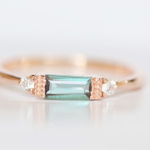 Natural Baguette Alexandrite Ring Alexandrite Wedding Ring Rose Gold Wedding Band Dainty Ring June Birthstone Anniversary Gift Art deco