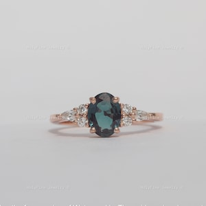 Vintage Alexandrite Engagement Ring, Oval Alexandrite Ring, Diamond Wedding Ring Promise Ring, Bridal Unique Art deco ring, Anniversary Gift