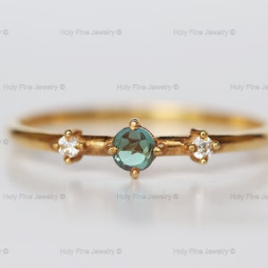 Natural Round cut Alexandrite engagement ring unique three stone anniversary ring June Birthstone Ring Anniversary Gift Color changing stone