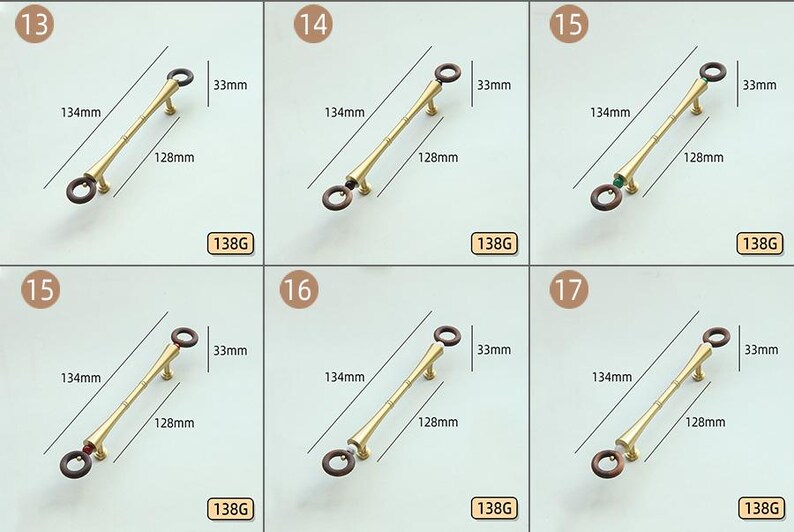Peut inclure: Une collection de poign&eacute;es de meubles dor&eacute;es, chacune mesurant 13,4 cm de long, 12,8 cm de large et 3,3 cm d'&eacute;paisseur. Les poign&eacute;es pr&eacute;sentent un design en forme de bambou avec des d&eacute;tails circulaires aux extr&eacute;mit&eacute;s.