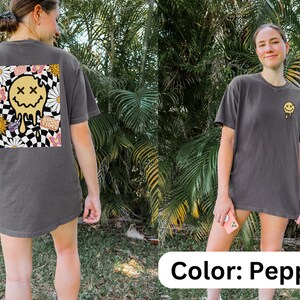 Retro T-shirt met smeltende smiley - vintage T-shirt Good Vibes - T-shirt met geruit, madeliefje en vlinder - comfortabele kleuren uniseks shirt