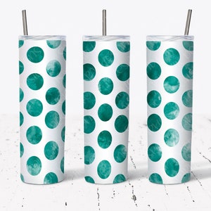 Puede incluir: Tres vasos de acero inoxidable con diseños de lunares de acuarela color turquesa. Los vasos tienen tapas y pajitas.