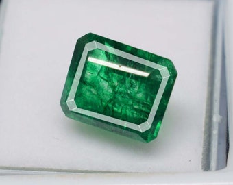 Natural Loose Gemstone Green Emerald 6.55 Caret Emerald Shape With Ggi Certificate Valentine Offer