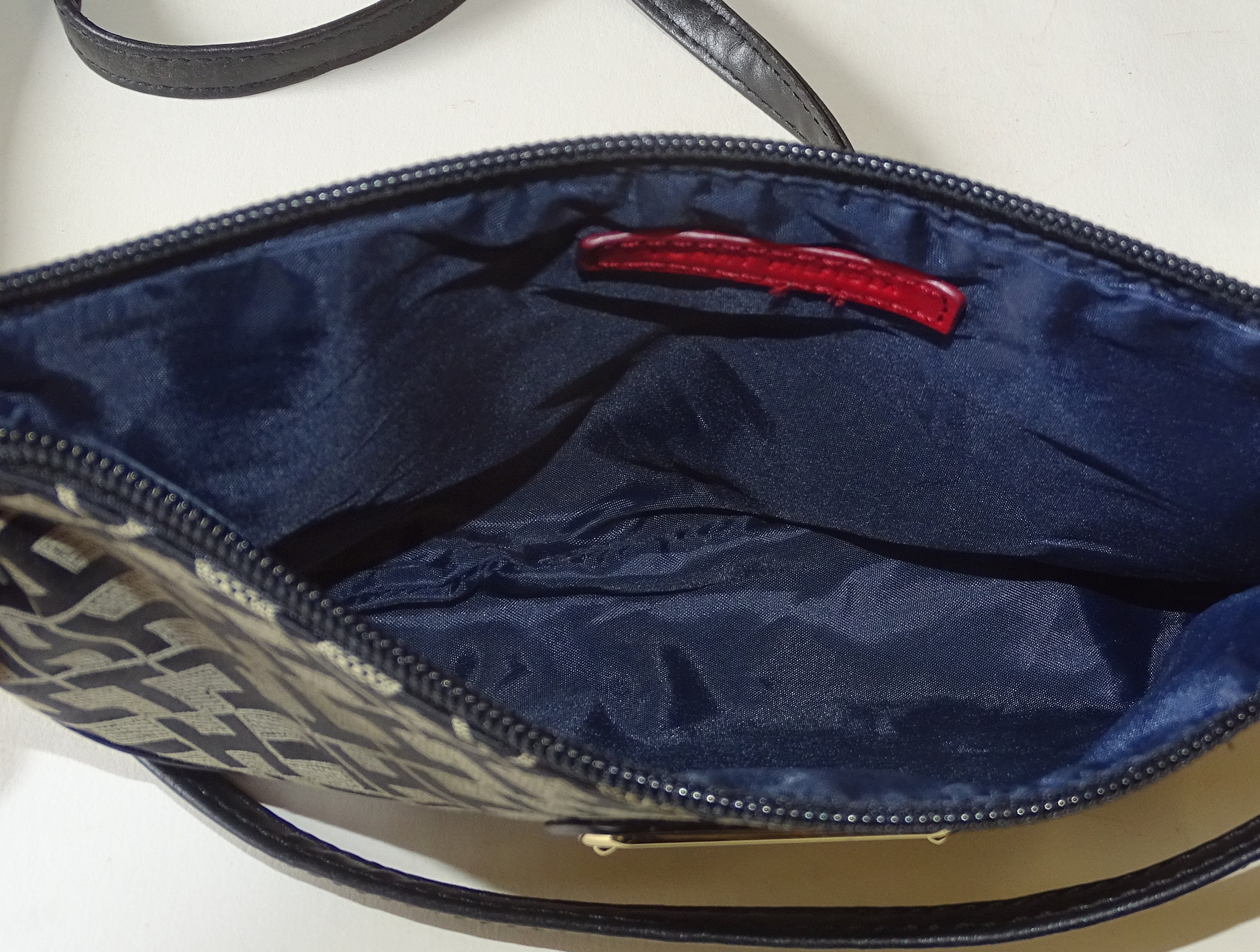 Tommy Hilfiger small shoulder bag Cromogram black / beige Etsy