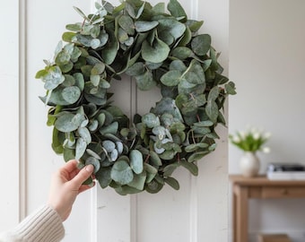 Hand-tied eucalyptus wreath – green door wreath – durable table wreath – fresh eucalyptus wreath that dries out / spring wreath, 34/40/45 cm