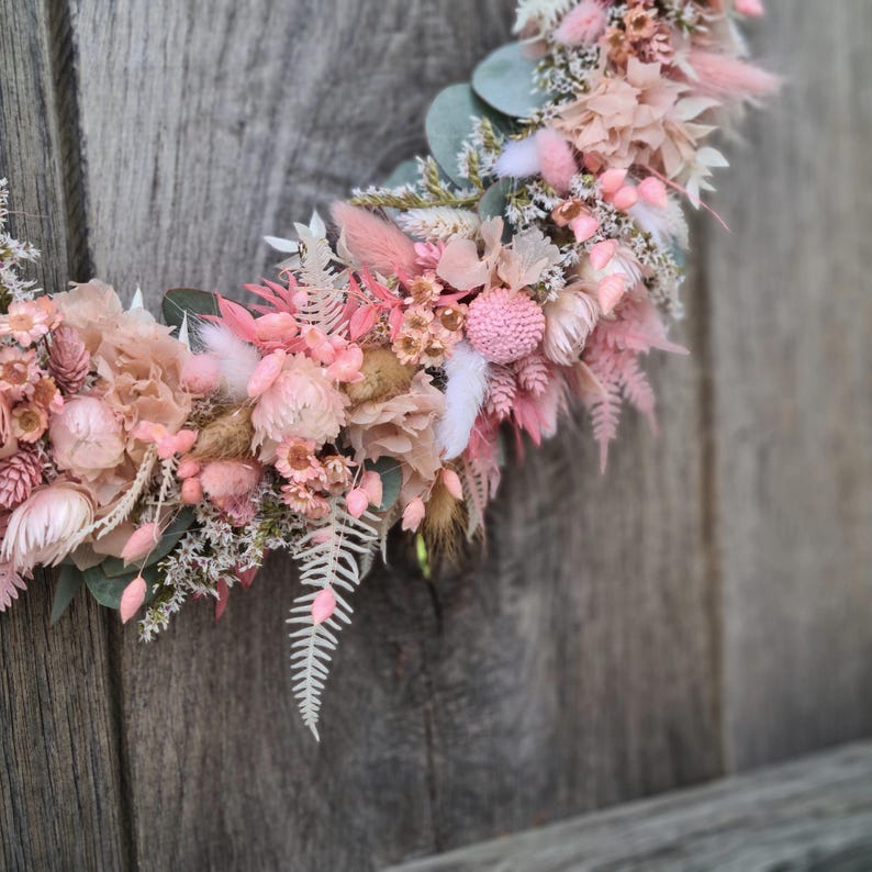 Trockenblumenkranz DIY, Trockenblumenkranz selbst gestalten, haltbarer Türkranz, Trockenblumenkranz bunt, Bambusring Kranz, ganzjähriger Kranz für Haustür, jahreszeitlicher Kranz, Kranz aus Trockenblumen, Geschenkset DIY Kranz, Kranz selbst binden