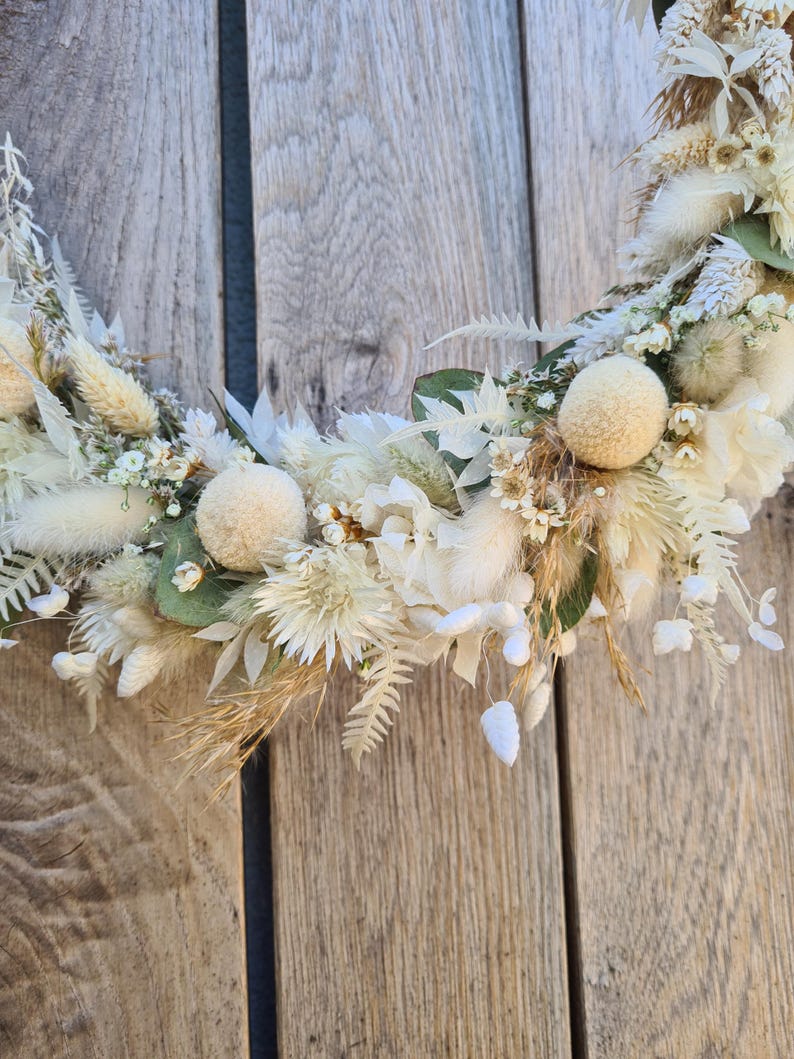 Trockenblumenkranz DIY, Trockenblumenkranz selbst gestalten, haltbarer Türkranz, Trockenblumenkranz bunt, Bambusring Kranz, ganzjähriger Kranz für Haustür, jahreszeitlicher Kranz, Kranz aus Trockenblumen, Geschenkset DIY Kranz, Kranz selbst binden