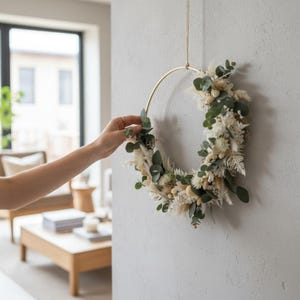 Trockenblumenkranz DIY, Trockenblumenkranz selbst gestalten, haltbarer Türkranz, Trockenblumenkranz bunt, Bambusring Kranz, ganzjähriger Kranz für Haustür, jahreszeitlicher Kranz, Kranz aus Trockenblumen, Geschenkset DIY Kranz, Kranz selbst binden