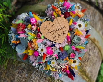 Personalized grave arrangement made of dried flowers – grave heart for stillborn children – heart-shaped flower wreath – dried flower heart – funeral arrangement