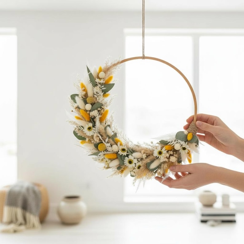 Trockenblumenkranz DIY, Trockenblumenkranz selbst gestalten, haltbarer Türkranz, Trockenblumenkranz bunt, Bambusring Kranz, ganzjähriger Kranz für Haustür, jahreszeitlicher Kranz, Kranz aus Trockenblumen, Geschenkset DIY Kranz, Kranz selbst binden