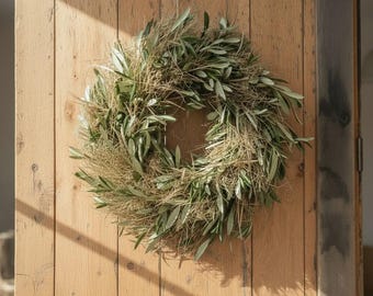 Hand-tied summer wreath with olives – summery door wreath – handmade straw/hay wreath for the front door – durable table wreath/natural wreath
