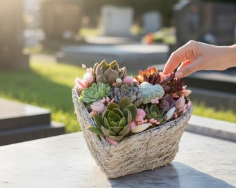 Flower heart planted – Long-lasting grave decoration with Echeveria – Heart made of flowers for a stillborn child – Modern heart wreath – Heart arrangement planted in a cemetery