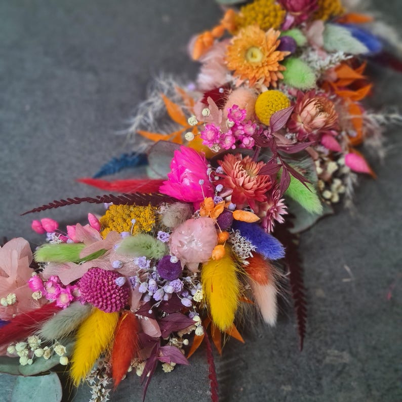 Trockenblumenkranz DIY, Trockenblumenkranz selbst gestalten, haltbarer Türkranz, Trockenblumenkranz bunt, Bambusring Kranz, ganzjähriger Kranz für Haustür, jahreszeitlicher Kranz, Kranz aus Trockenblumen, Geschenkset DIY Kranz, Kranz selbst binden