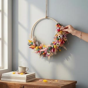 Trockenblumenkranz DIY, Trockenblumenkranz selbst gestalten, haltbarer Türkranz, Trockenblumenkranz bunt, Bambusring Kranz, ganzjähriger Kranz für Haustür, jahreszeitlicher Kranz, Kranz aus Trockenblumen, Geschenkset DIY Kranz, Kranz selbst binden