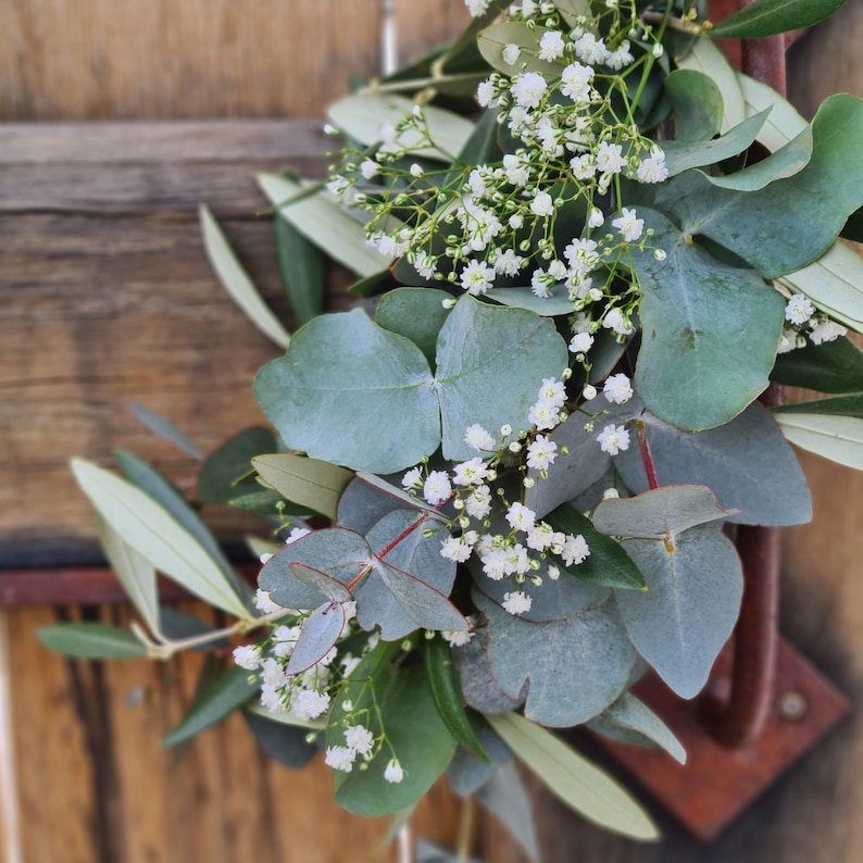 frische Tischgirlande, Brautgirlande, Autoschmuck Girlande grün, Autogirlande, Blumenschmuck für Tisch Eukalyptus und Olive, gebundene Hochzeitgirlande, Girlande Traubogen, frisch gebundene Girlande, Tischgesteck Hochzeit, Girlande freie Trauung