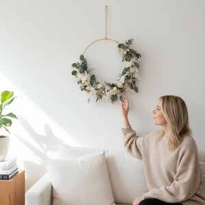 Trockenblumenkranz DIY, Trockenblumenkranz selbst gestalten, haltbarer Türkranz, Trockenblumenkranz bunt, Bambusring Kranz, ganzjähriger Kranz für Haustür, jahreszeitlicher Kranz, Kranz aus Trockenblumen, Geschenkset DIY Kranz, Kranz selbst binden