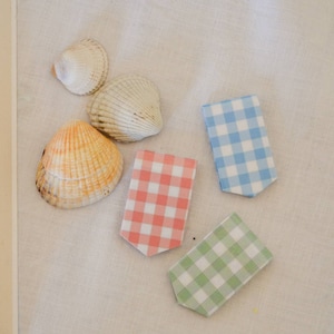 gingham pattern magnetic bookmarks