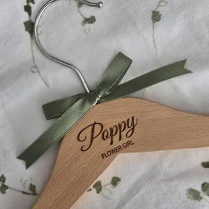 Children’s Wooden Hangers Personalised and Engraved | Baby Shower First Outfit Nursery | Welcome Gift UK Fast Dispatch