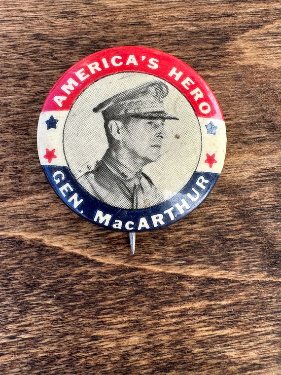 WW11 General MacARTHUR Americas Hero Authentic Pin