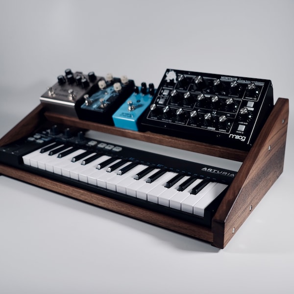 Arturia Keystep desktop synth stand. Wooden rack for Keystep 32 / 37 / PRO with synth and effects.