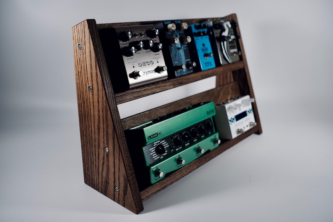 Vertical Desktop Pedalboard / Effects Pedal Stand / Guitar Pedals