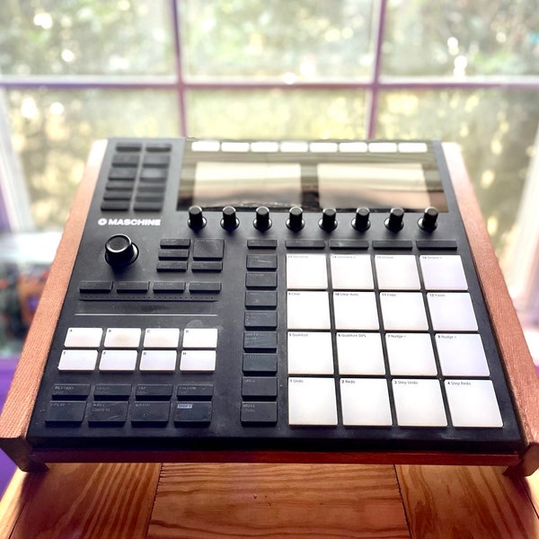 Native Instruments Maschine stand // desktop rack for Maschine Plus or mk3