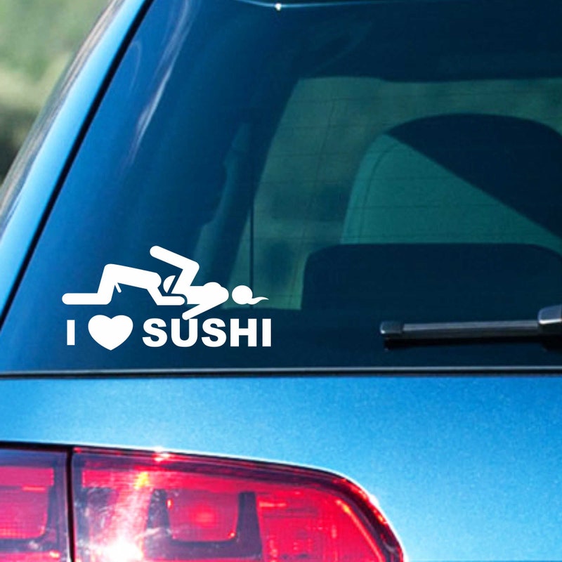 Adesivo Per Auto Resistente Alle Intemperie - I Love Sushi | Divertente Scritta Sarcastica Per Auto, Moto O PC - 150x110 Mm Nero