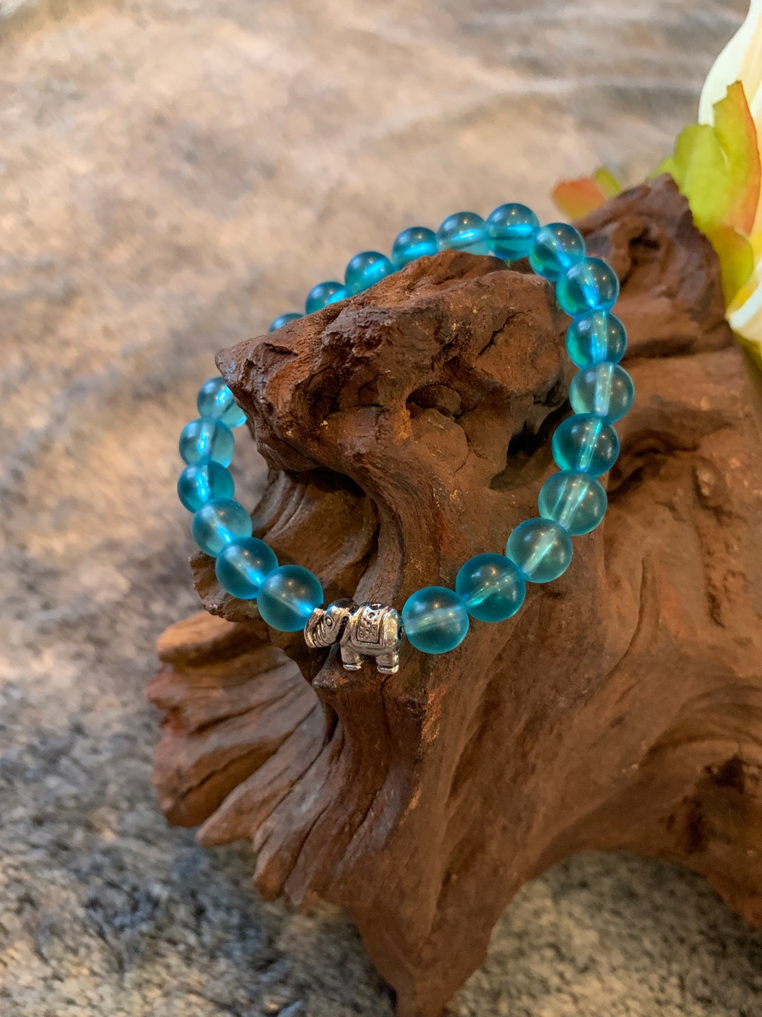 象のチャーム付きブレスレット 象のチャーム付きブレスレット