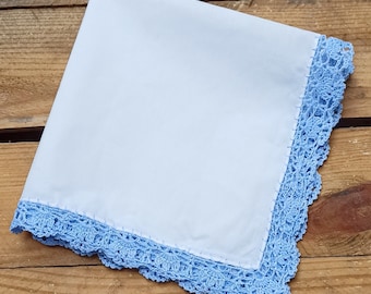 Spitzentaschentuch weiß mit Häkelkante in blau - umhäkeltes Stofftaschentuch Taschentuch für Hochzeit