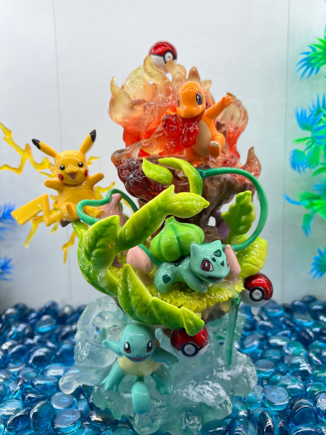 Figura De Pikachu Charmander Squirtle Bulbasaur Luz | Envío gratis