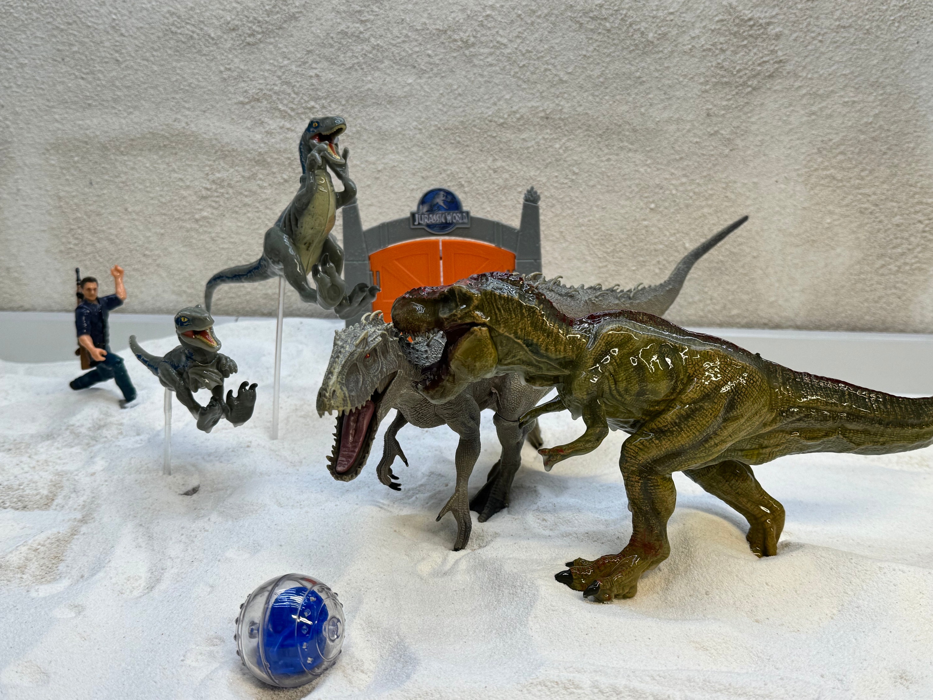 Jurassic world toys - Etsy 日本