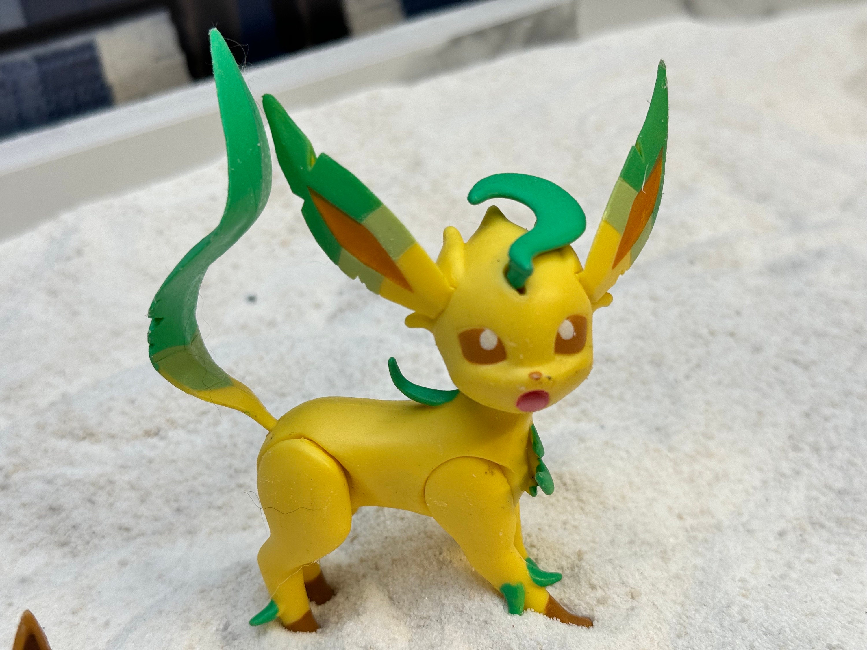 Evee Evolutions Pokémon - Picture 14 of 18