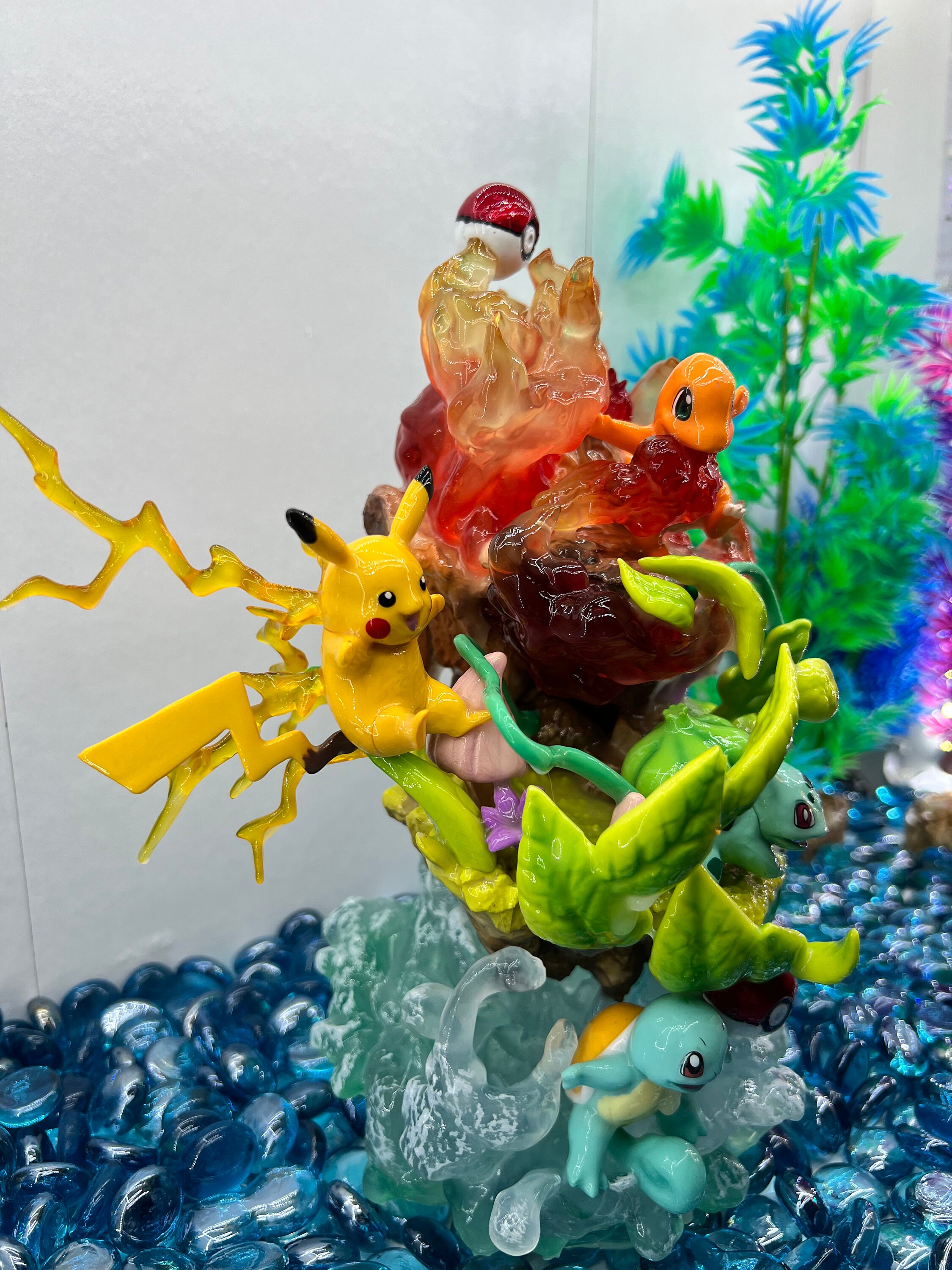 ピカチュウ、ゼニガメ、ヒトカゲ、フシギダネの水族館の像 - Etsy 日本