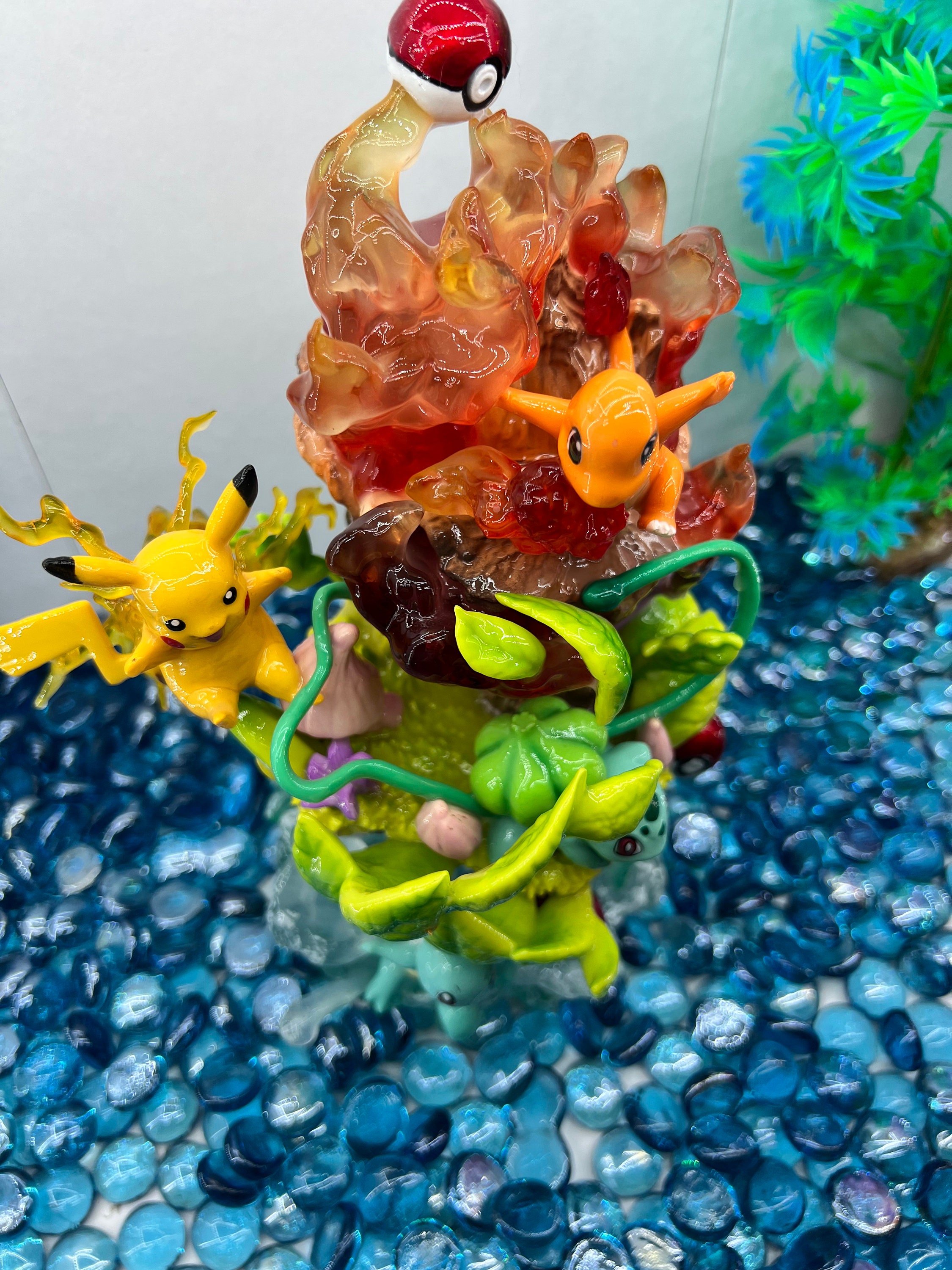 ピカチュウ、ゼニガメ、ヒトカゲ、フシギダネの水族館の像 - Etsy 日本