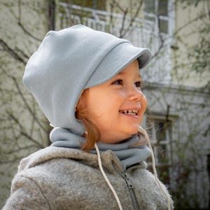 Leicht gefütterte Schirmmütze aus Bio Rippenjersey und Baumwolljersey, Übergangsmütze personalisierbar, Mütze Jungen, Mädchen, Baby