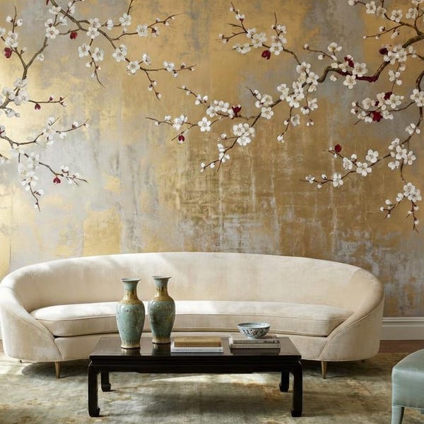 Papel pintado chinoiserie floral autoadhesivo dorado para decoración de paredes.