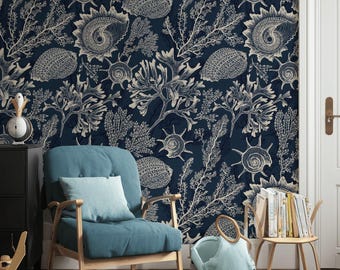 Papel pintado vintage con diseño de conchas marinas, color azul marino y coral, autoadhesivo.