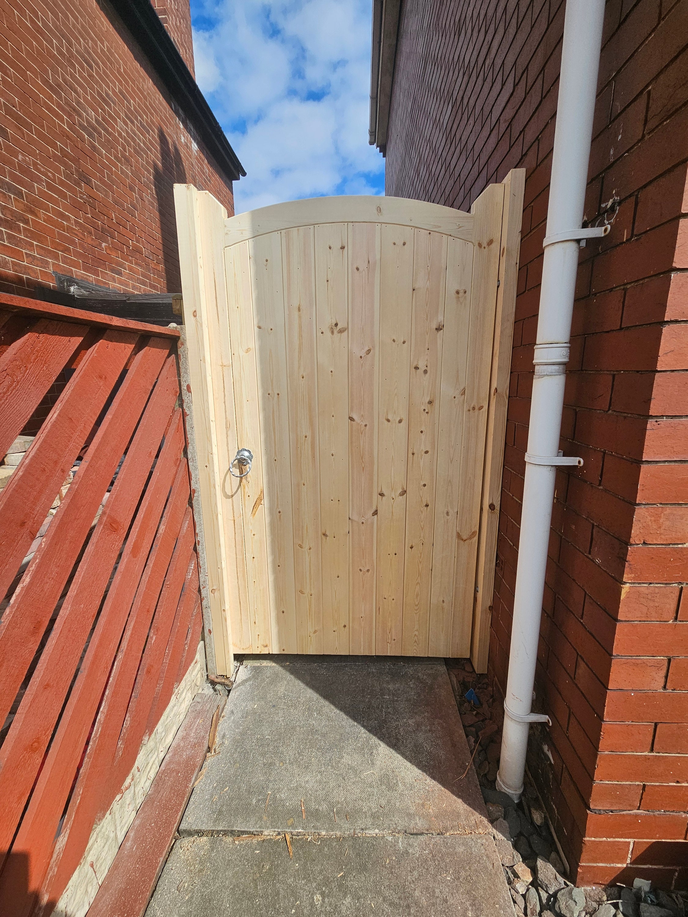 Wooden Garden Gate: Arched Top, Redwood, Bespoke Size - Etsy, image size:2250x3000